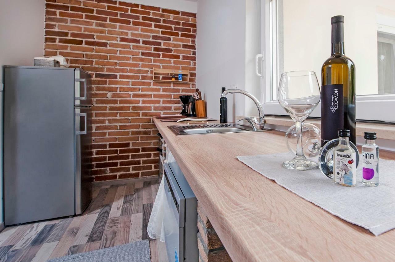 Paola Cozy Apartment Ровинь Экстерьер фото