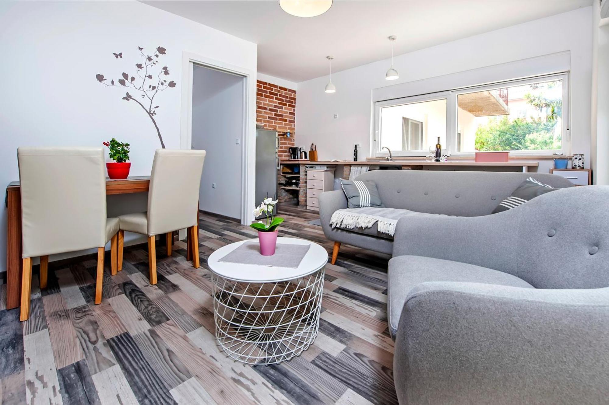 Paola Cozy Apartment Ровинь Экстерьер фото