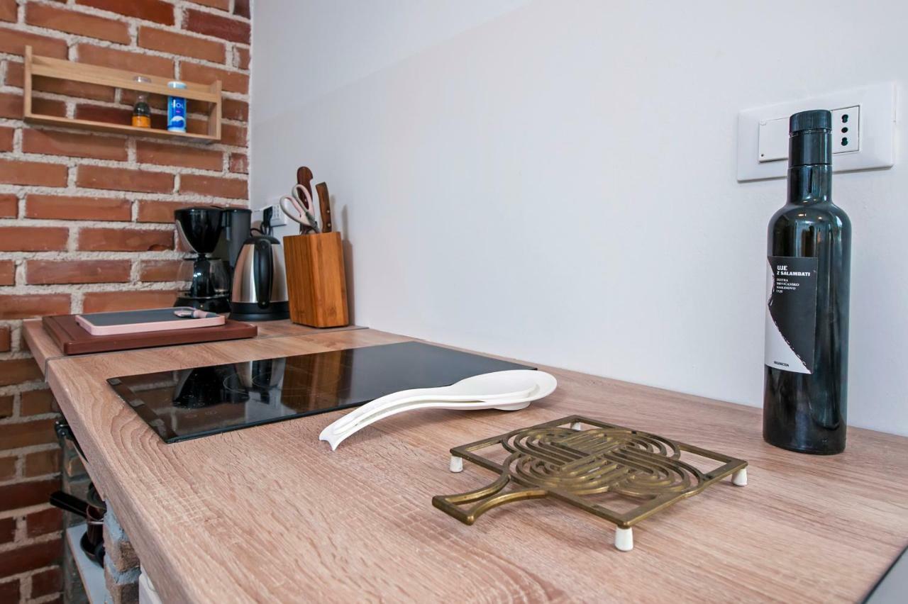 Paola Cozy Apartment Ровинь Экстерьер фото